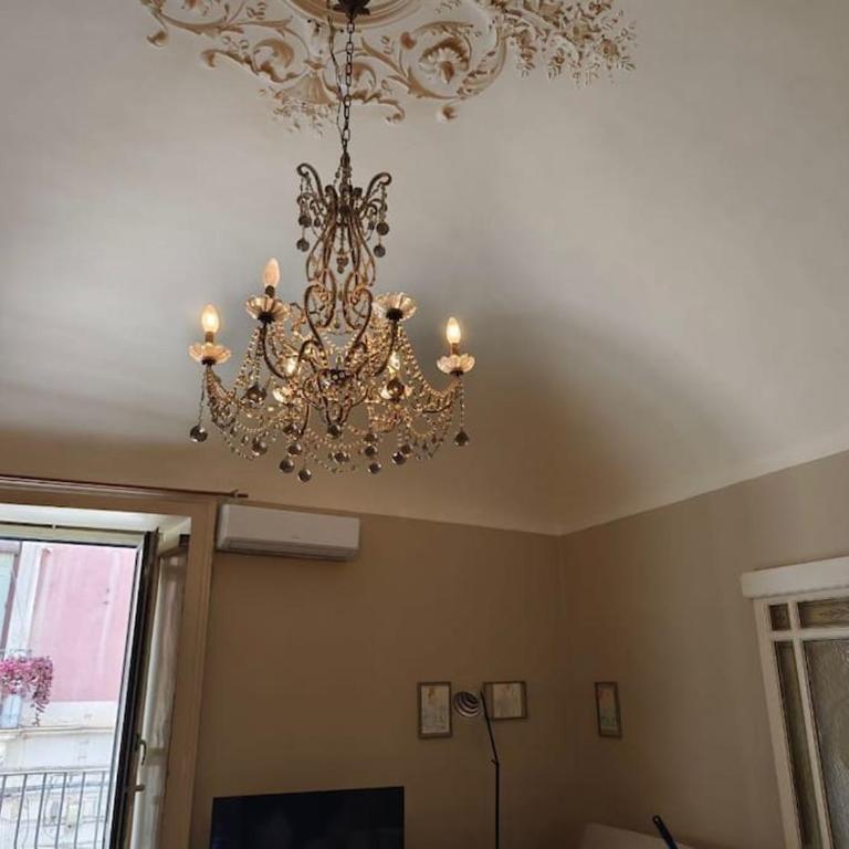 RetroEtnea - Appartamento in centro storico - con camere comunicanti - Appartamento con 2 Camere da Letto - 6