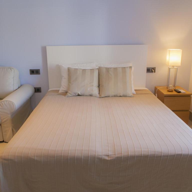Hotel Novomar - Habitación Triple adaptada para personas con movilidad reducida - 1