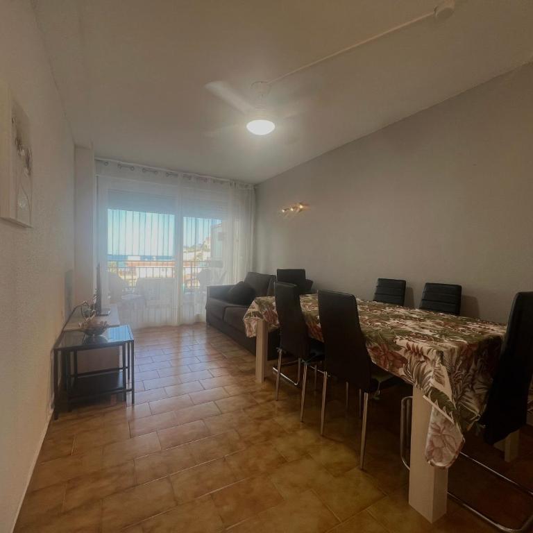 Apartamento con vistas al mar. - Apartamento de 2 dormitorios - 2