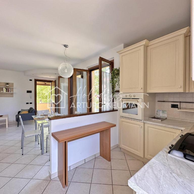 560 - Trilocale a Sirolo, al primo piano con giardino, aria condizionata e Wi-fi - SPIAGGIA WHITE BEACH CLUB OMAGGIO dal lun al ven FINO AL 02-08 - Two-Bedroom Apartment - 3
