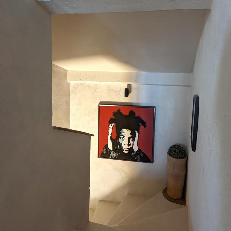 Provencal Escape - Suite with City View - 25