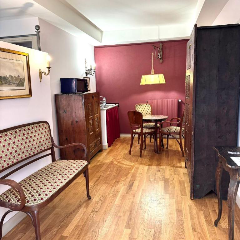 Porta Palace Apartments - Apartment with Private Garden - 4