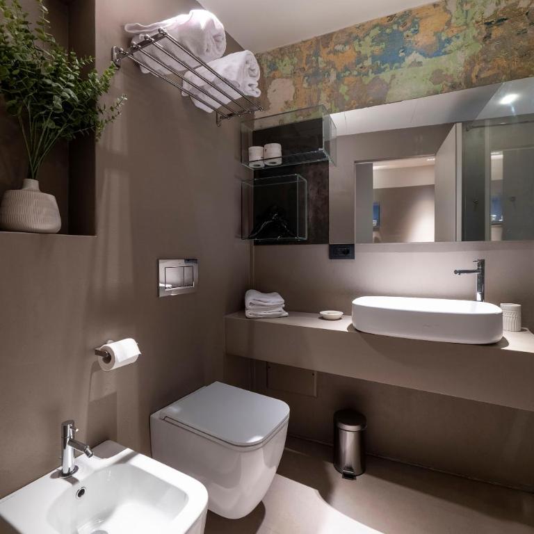 San Gottardo 19 - Double Room with Private Bathroom - 14
