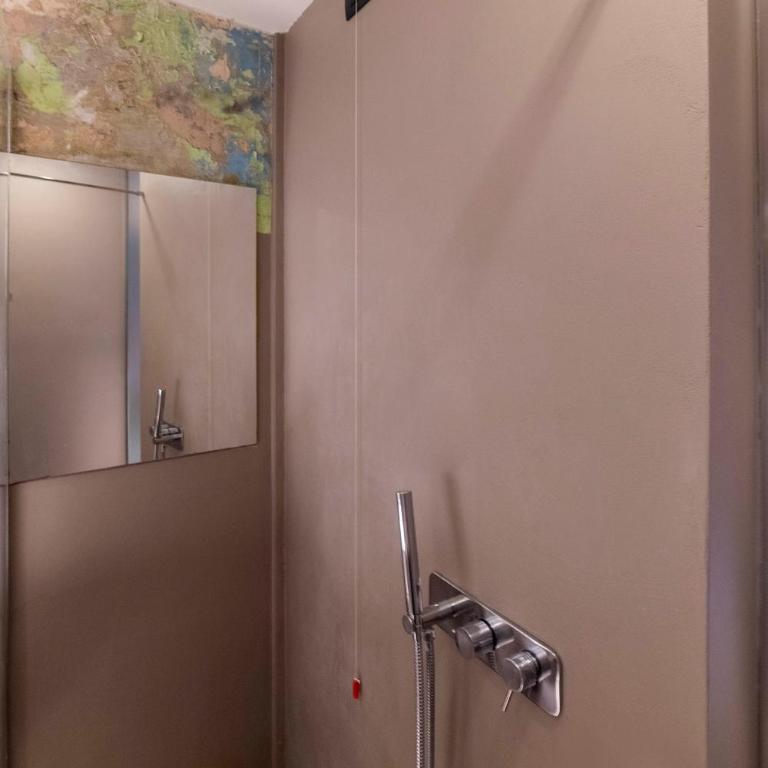 San Gottardo 19 - Double Room with Private Bathroom - 13
