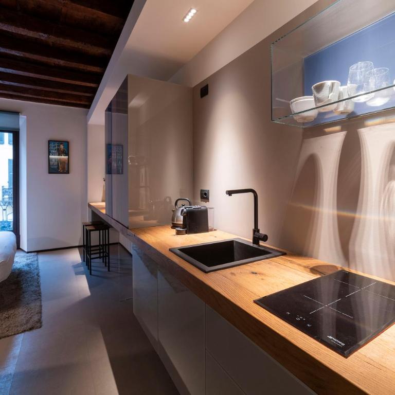 San Gottardo 19 - Double Room with Private Bathroom - 10