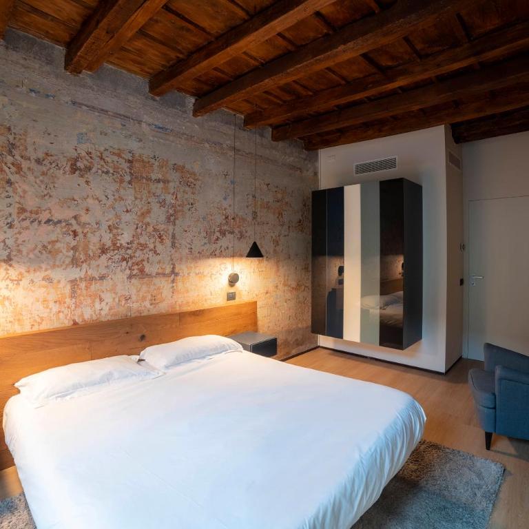 San Gottardo 19 - Two-Bedroom Apartment - 4