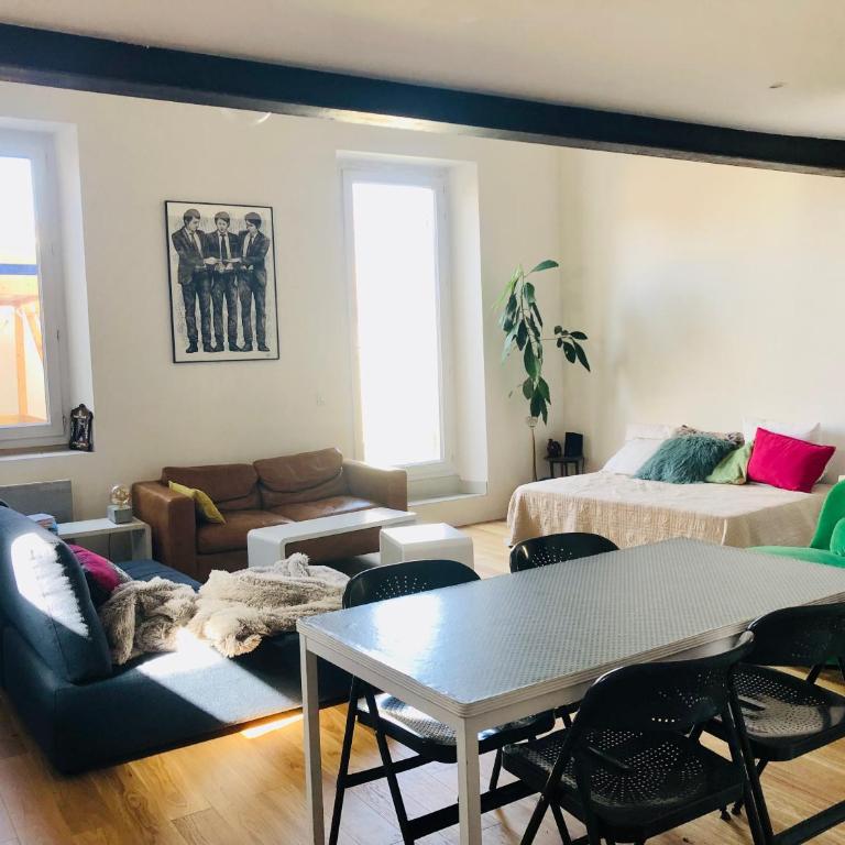 Joli duplex avec terrasse - Three-Bedroom Apartment - 4