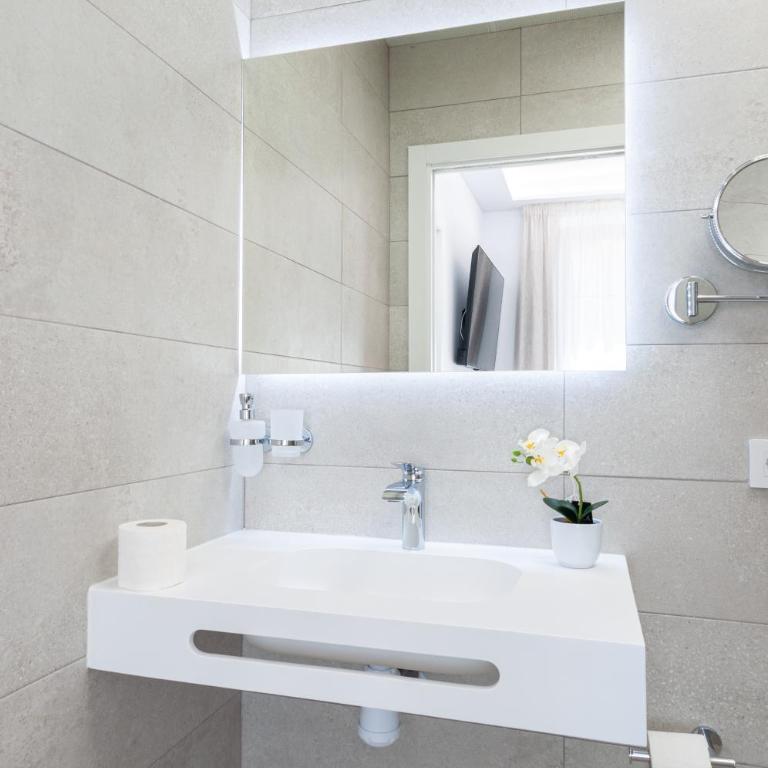 Myflats Luxury Cathedral - One-Bedroom Apartment - 27