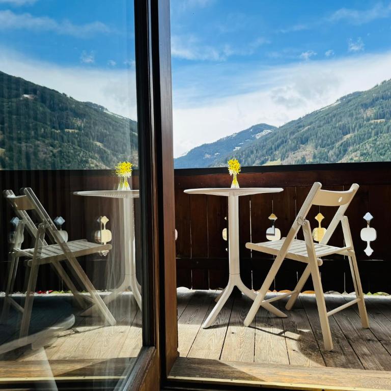 Chalet Franzi - Bergblick, Garten & gleich neben der Piste - Chalet - 2