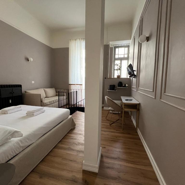 Turin Central Cavour - Luxury Triple Room - 8