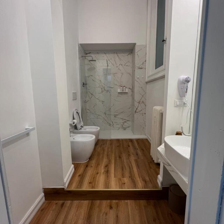Turin Central Cavour - Luxury Triple Room - 10