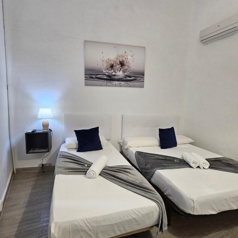 Casa Lemus - Camera Matrimoniale con Letto Supplementare e Bagno Privato - 4