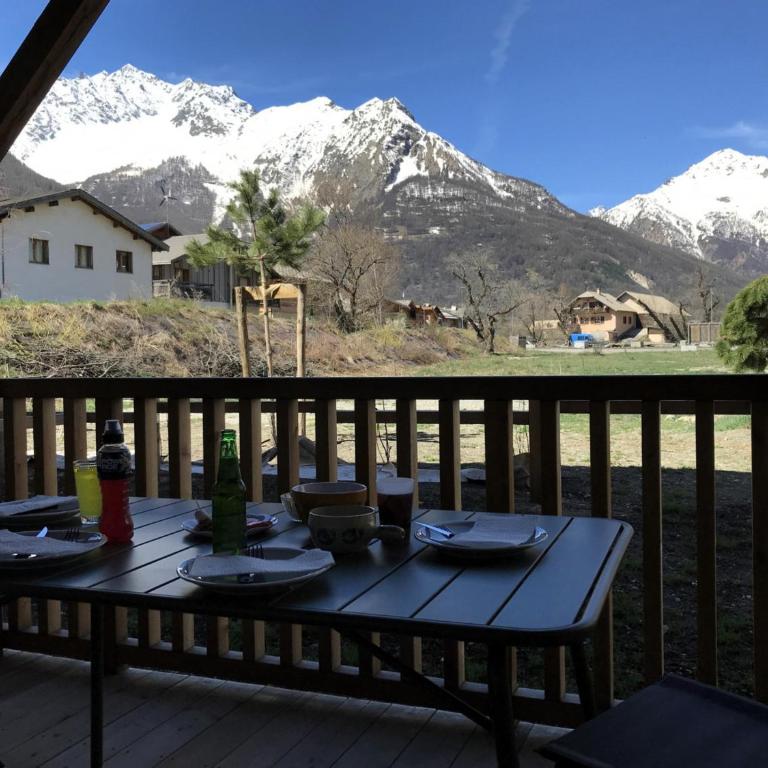Charmant 3 pièces avec Wi-Fi et parking au Monêtier-les-Bains - FR-1-762-51 - Appartement - 24
