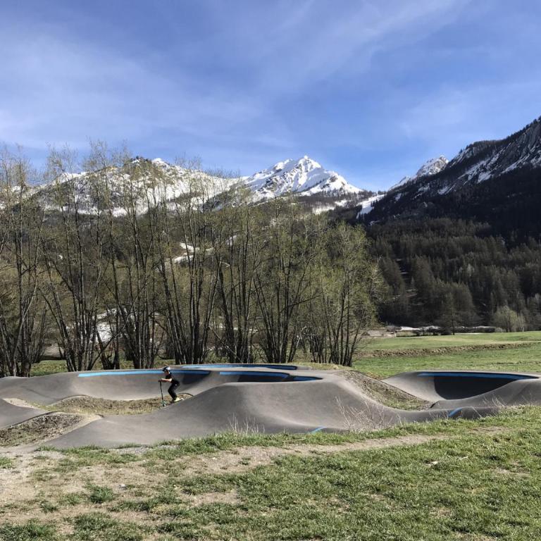 Charmant 3 pièces avec Wi-Fi et parking au Monêtier-les-Bains - FR-1-762-51 - Appartement - 26