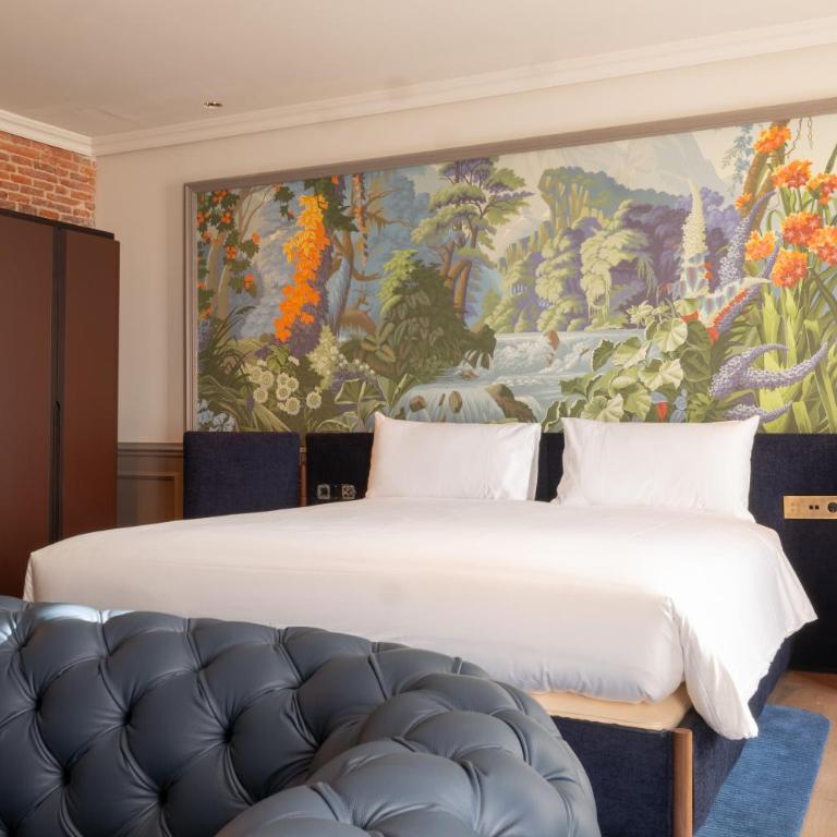 Casa Faraona Luxury Residences - Superior Suite with City View - 4