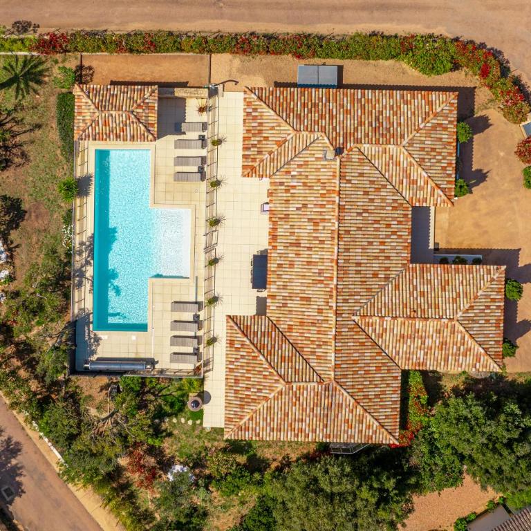 Villa Les Arbousiers - Piscine Chauffée Sécurisée - 210m2 - 4 Suites - Villa with Private Pool - 30