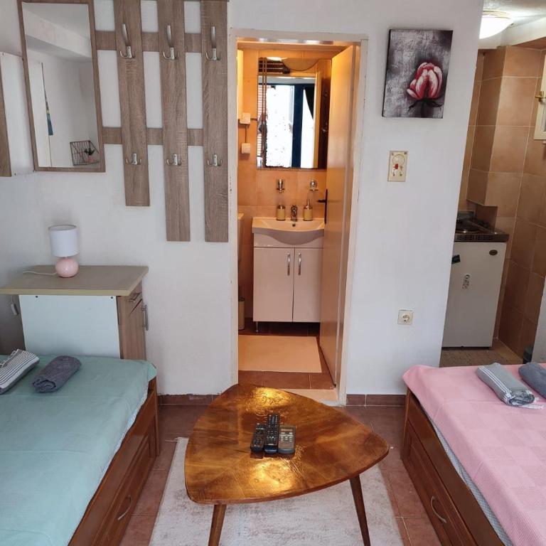 Bay Mola Home - One-Bedroom Apartment - 1