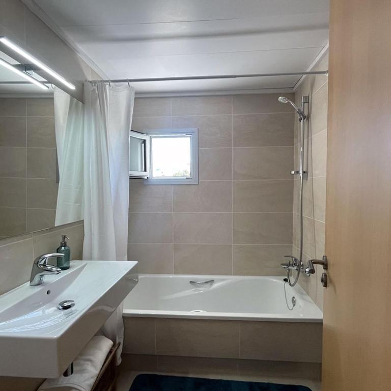 2-bedroom brand new apartment steps from the beach - Two-Bedroom Apartment - 21