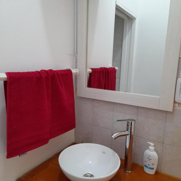 AYNA Alojamiento, situado en el centro de Villa Elisa, Entre Rios - Apartamento de 1 dormitorio - 2