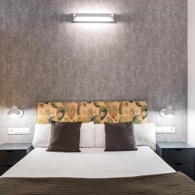 Beautiful renovated Loft minutes from the beach - One-Bedroom Apartment - 17