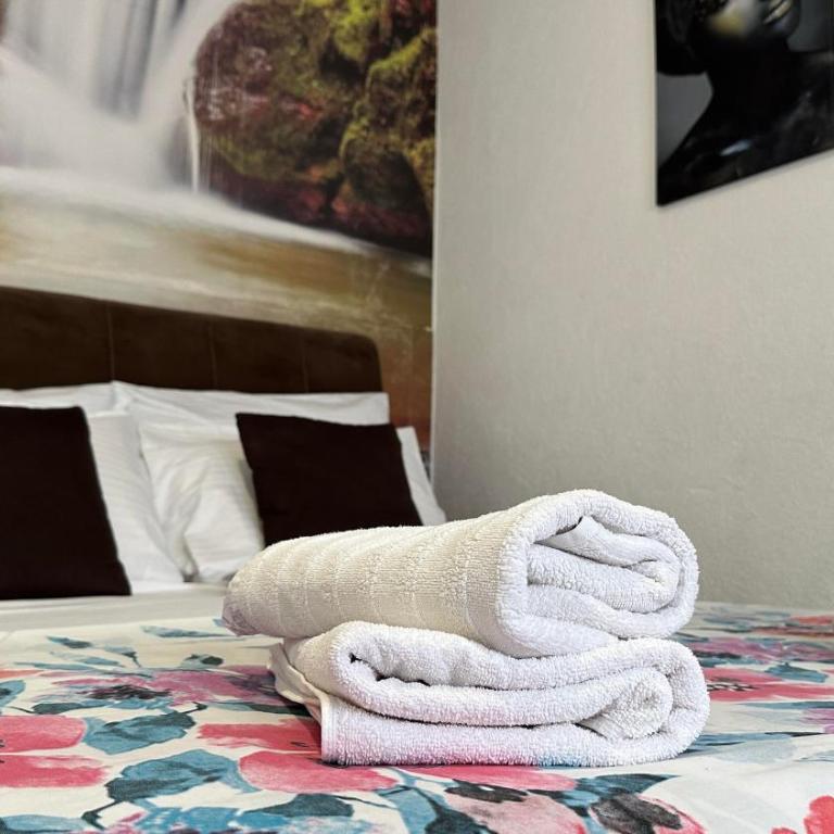 Galaxy Apartment near Old Brige - Two-Bedroom Apartment - 49