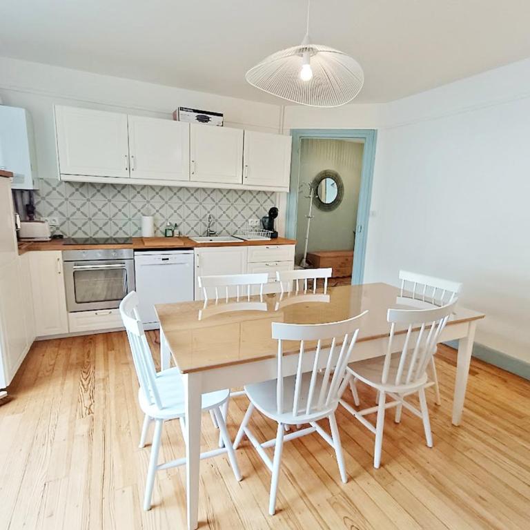 Alphonse 52, grand T4, terrasse, wifi, 6 personnes - Appartement 2 Chambres - 11