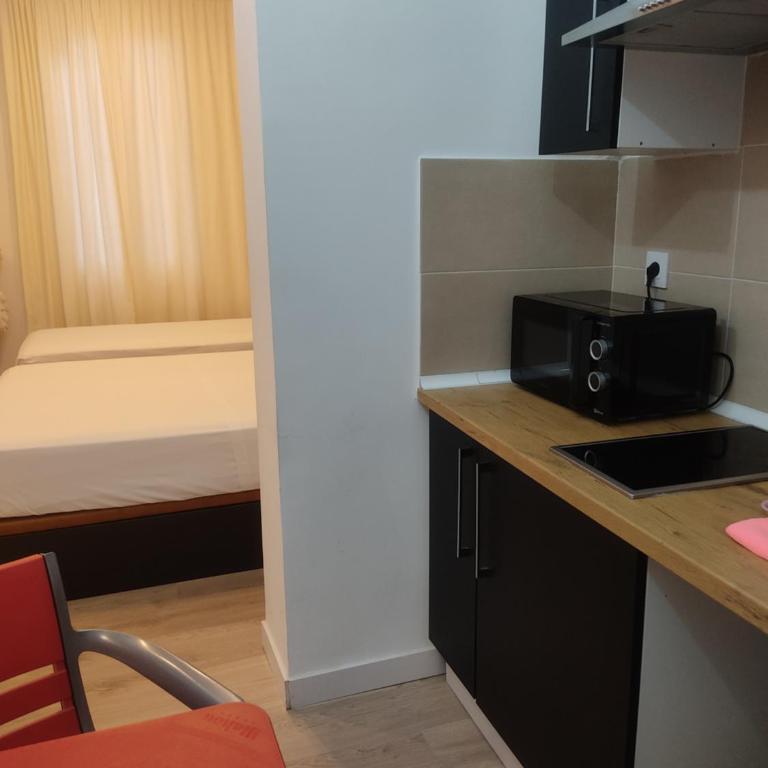 Grand Via House - Superior Triple Room - 11