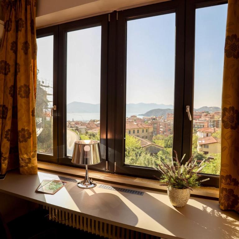 Hotel Italia di Lerici - Camera Deluxe Matrimoniale/Doppia con Letti Singoli con Vista Mare - 13