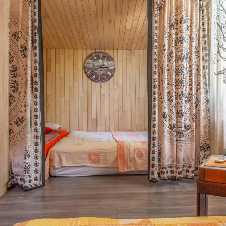 Orange Apart - One-Bedroom Apartment - 9
