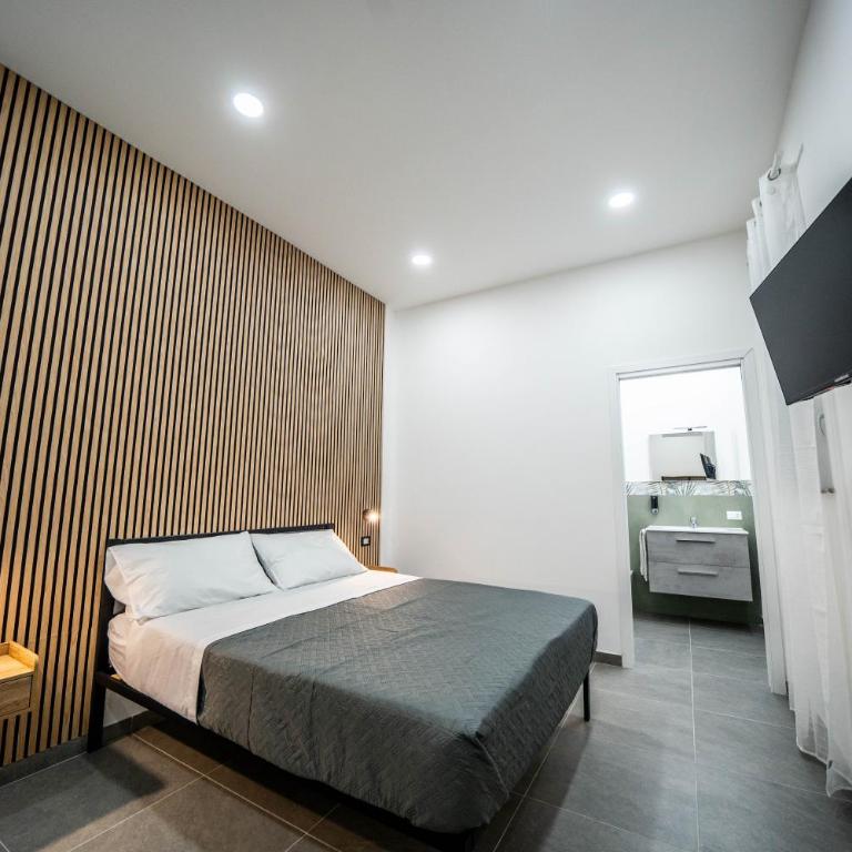Luna Marie - Double Room with Private Bathroom - 2