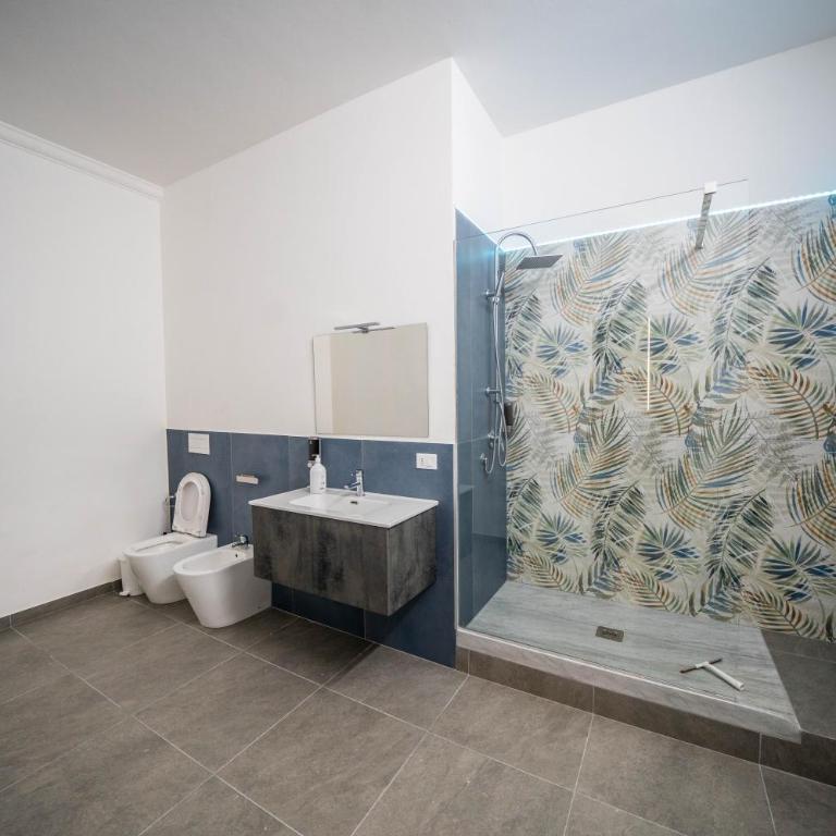 Luna Marie - Double Room with Private Bathroom - 2