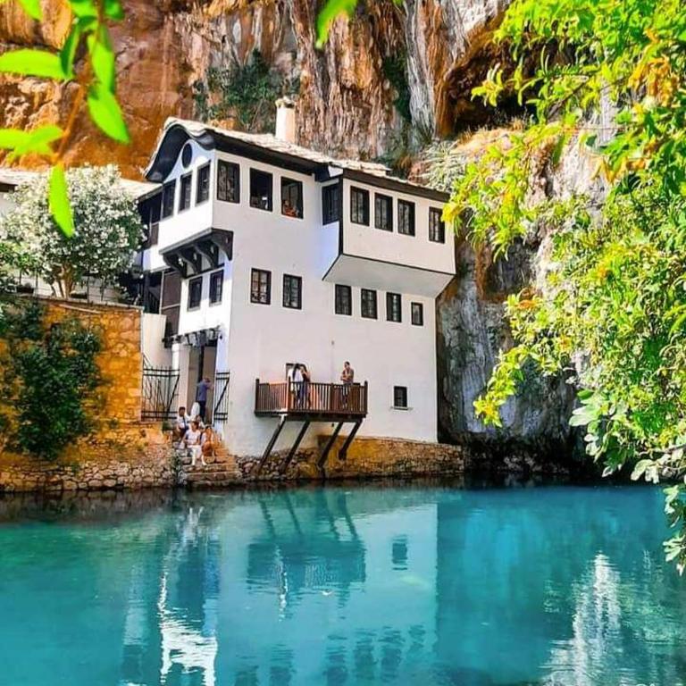 Galaxy Apartment near Old Brige - Two-Bedroom Apartment - 38