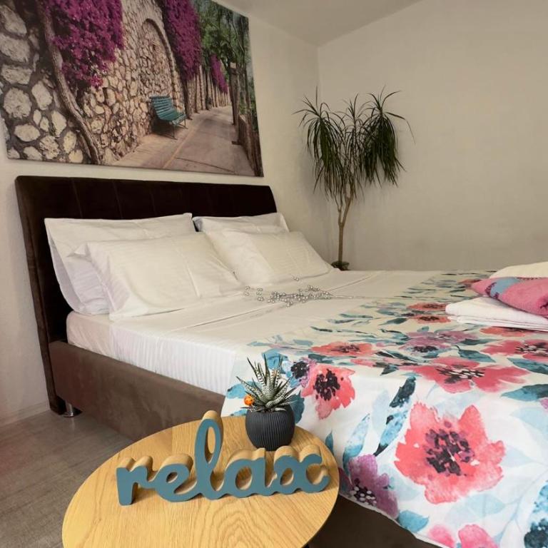 Galaxy Apartment near Old Brige - Two-Bedroom Apartment - 56