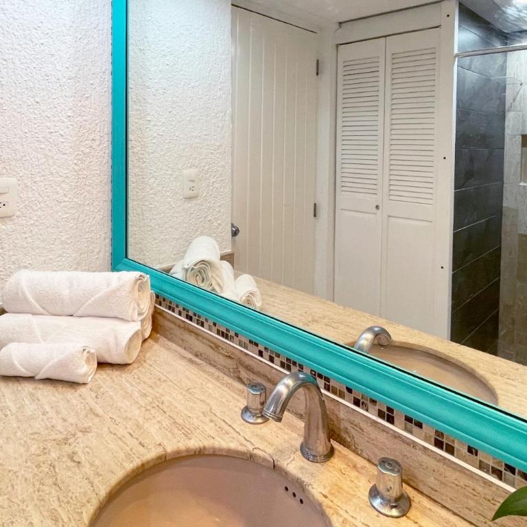 Seaside Escape Studio in Cancun Beach - One-Bedroom Apartment - 14