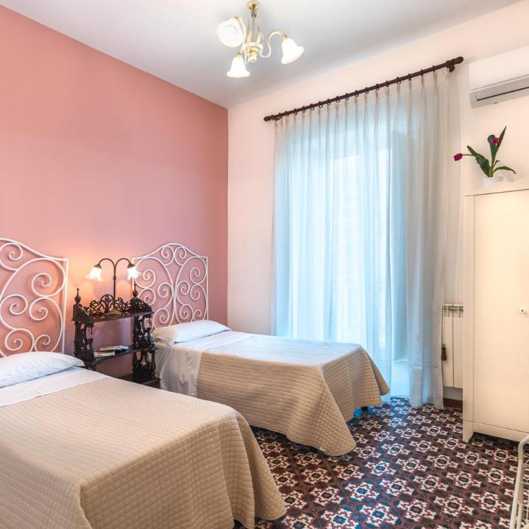 Central Sorrento 3 BR 1,5 BT flat balcony A C Wi-Fi - Three-Bedroom Apartment - 13