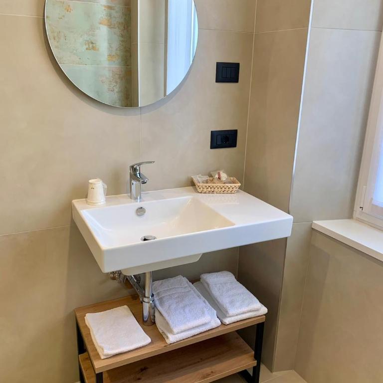Hotel Alla Perla - Camera Familiare - 9