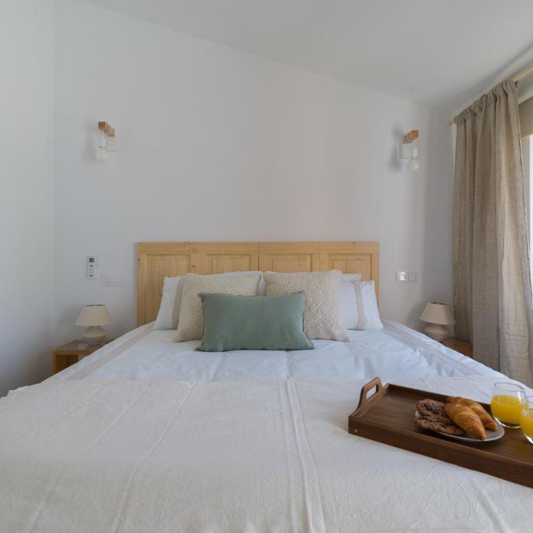 Amazing 3 bedroom next to the beach with heated pool - Three-Bedroom House - 13