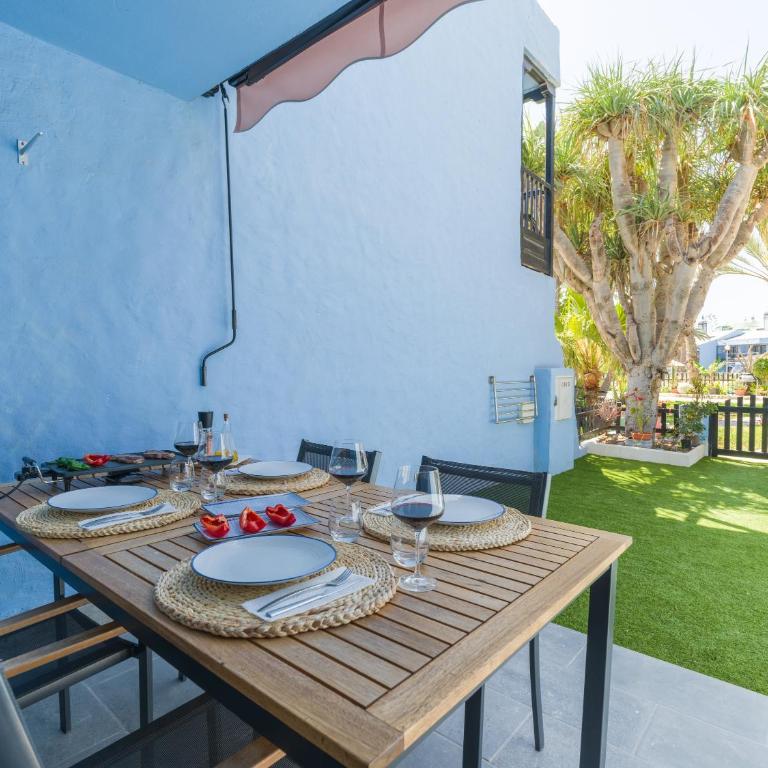 Amazing 3 bedroom next to the beach with heated pool - Three-Bedroom House - 5