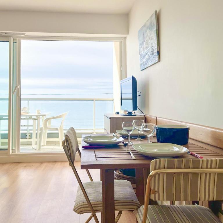 Joli appartement avec vue imprenable sur la baie des Sables - 4 pers - Studio - 6