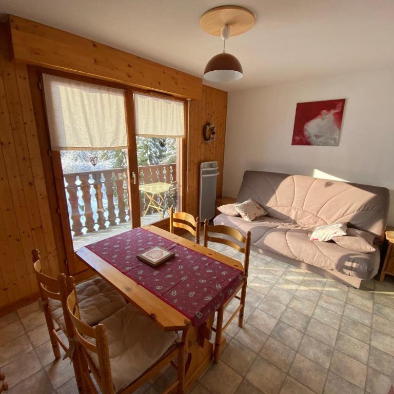 Studio tranquille avec balcon et parking proche centre Châtel - FR-1-693-59 - Studio - 8