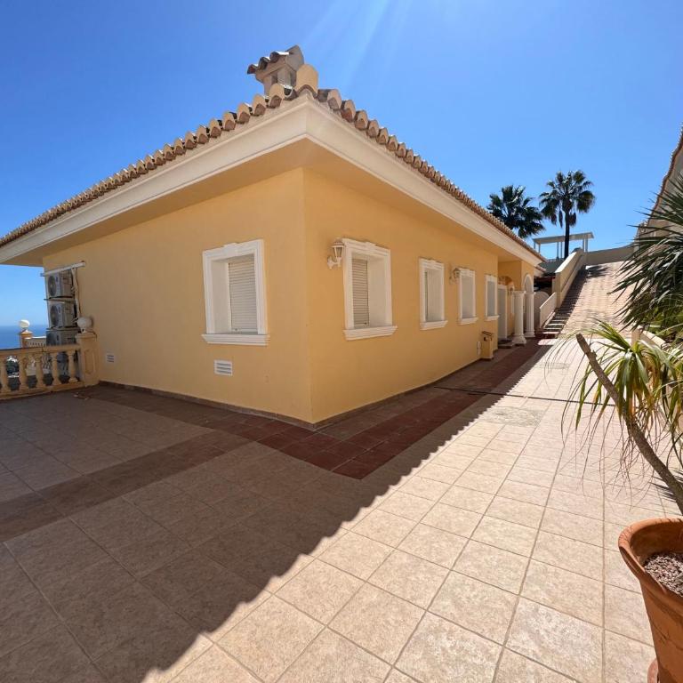 Seaview whole villa - Villa - 84
