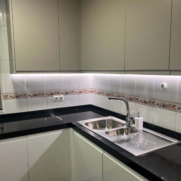 Apartamento LUNA Banus - Two-Bedroom Apartment - 13
