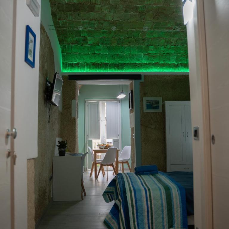 La casa sulle mura di Tropea vista mare - Studio with Sea View - 49