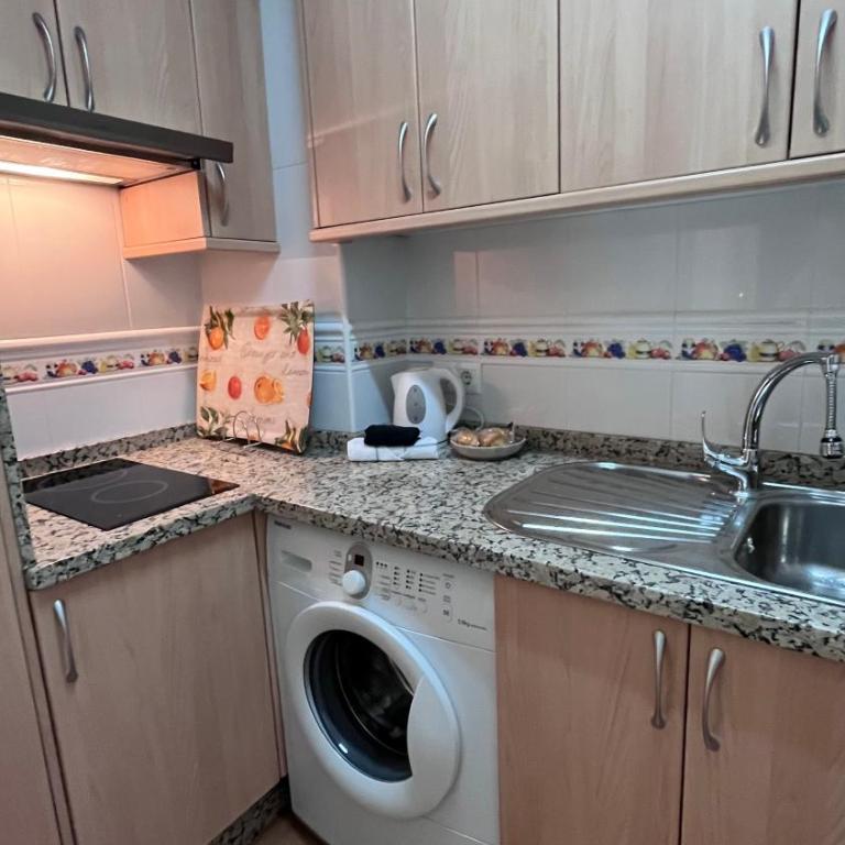 Apt luminoso con vistas a la montaña - Playa 15 min a pie - Apartamento de 1 dormitorio - 14