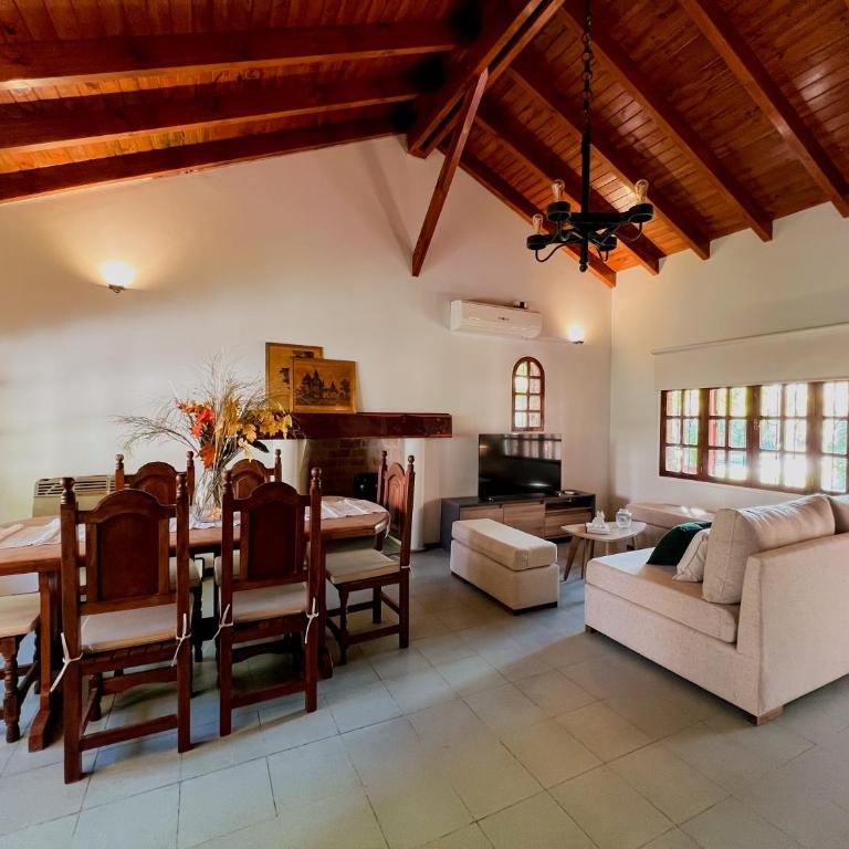 Casa con pileta, jardín y quincho - Casa con 1 dormitorio - 14