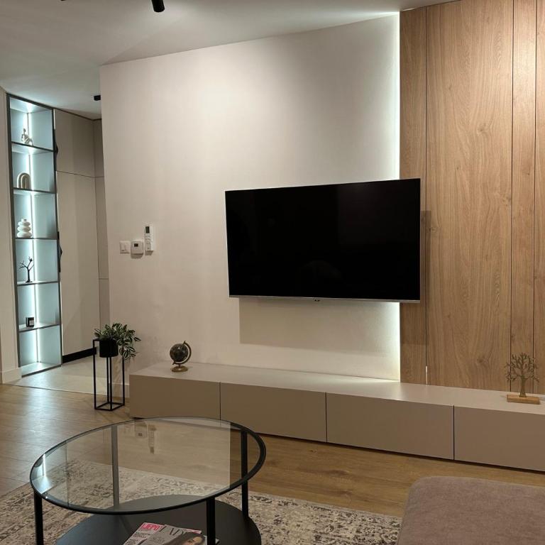 Apartman Avanti - blizina centra,besplatan parking i balkon - Apartment - 9