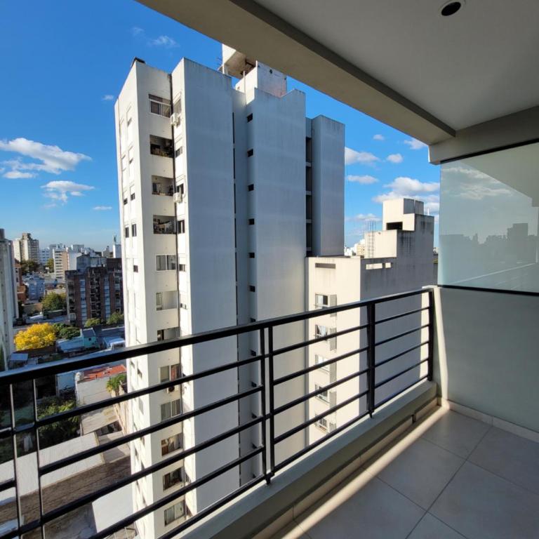 Luminoso Monoambiente II con Balcón 9no piso - Apartamento con balcón - 10