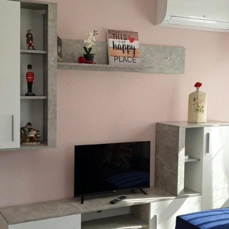Happy Place Apartment - Apartment with Terrace - 4