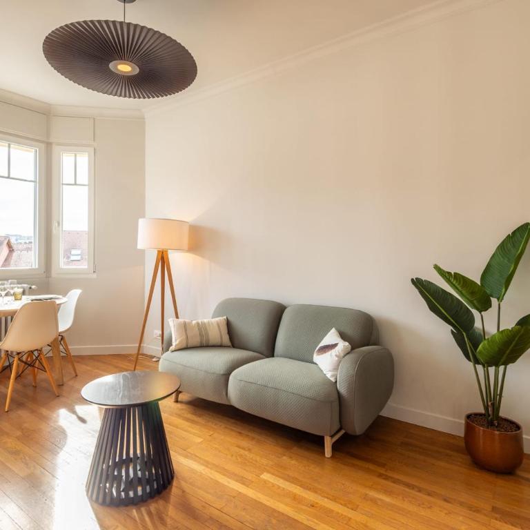 PANORAMIC SUITE - SUPERB flat in the heart of the old town 5 stars - Apartment - 10