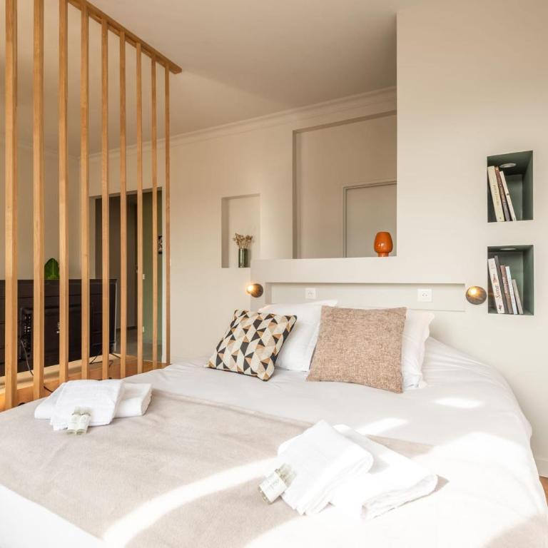 PANORAMIC SUITE - SUPERB flat in the heart of the old town 5 stars - Apartment - 16
